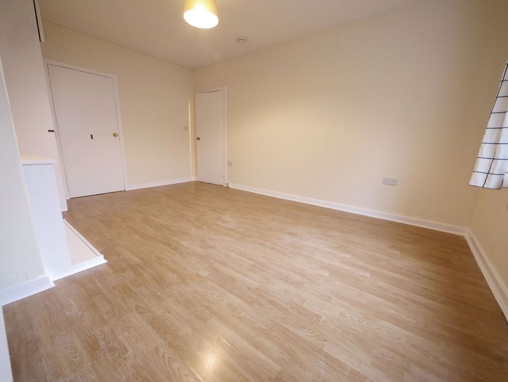 Property photo 3 of 10 Photo 3