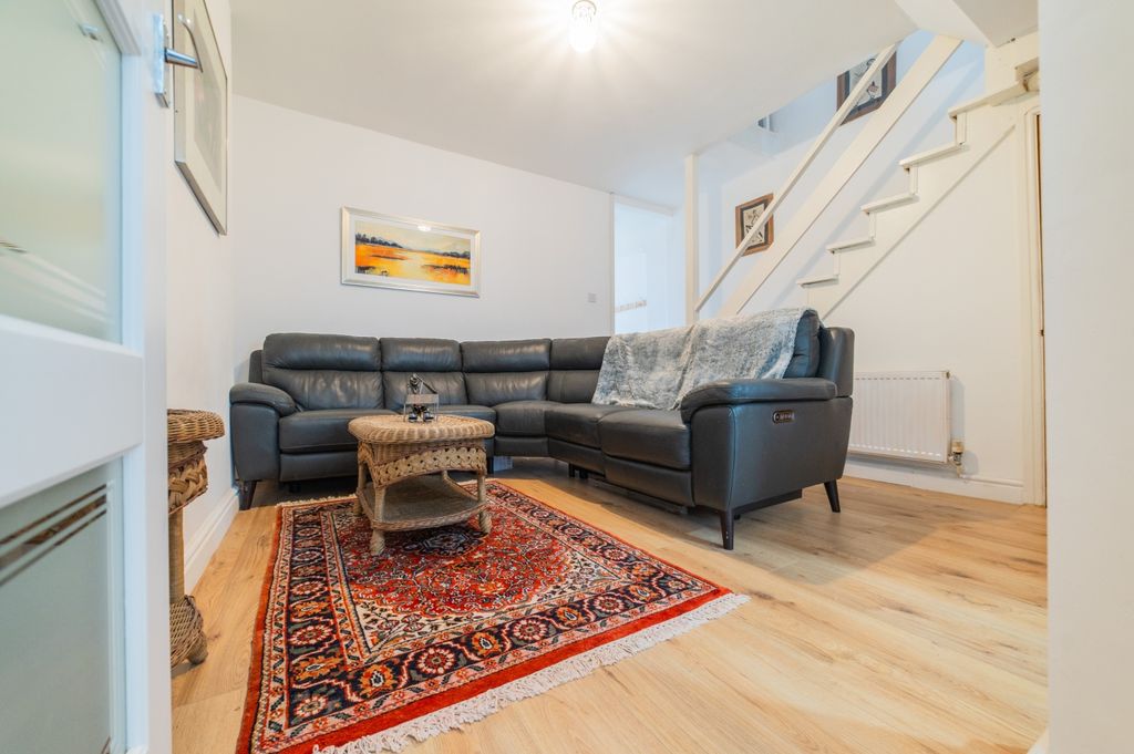 Property photo 3 of 21 Call 02920 454555 To Secure Your Viewing_7