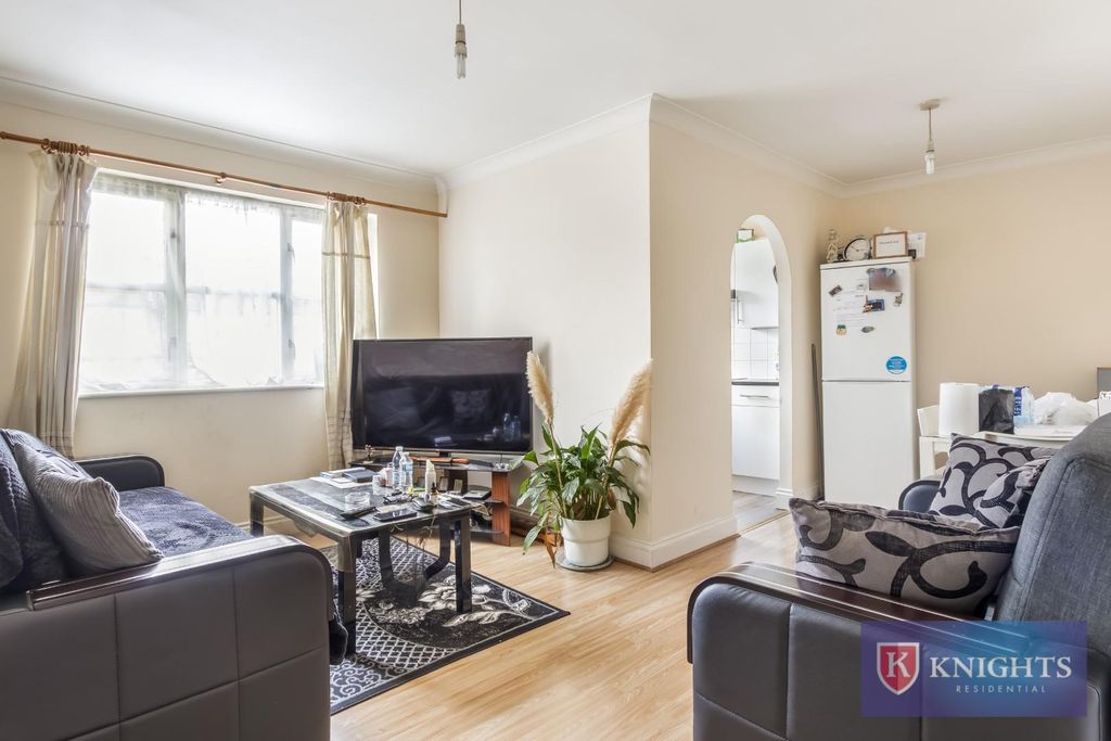 Property photo 3 of 12