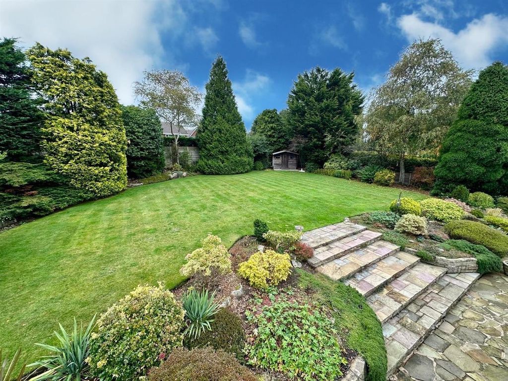 Property photo 2 of 21