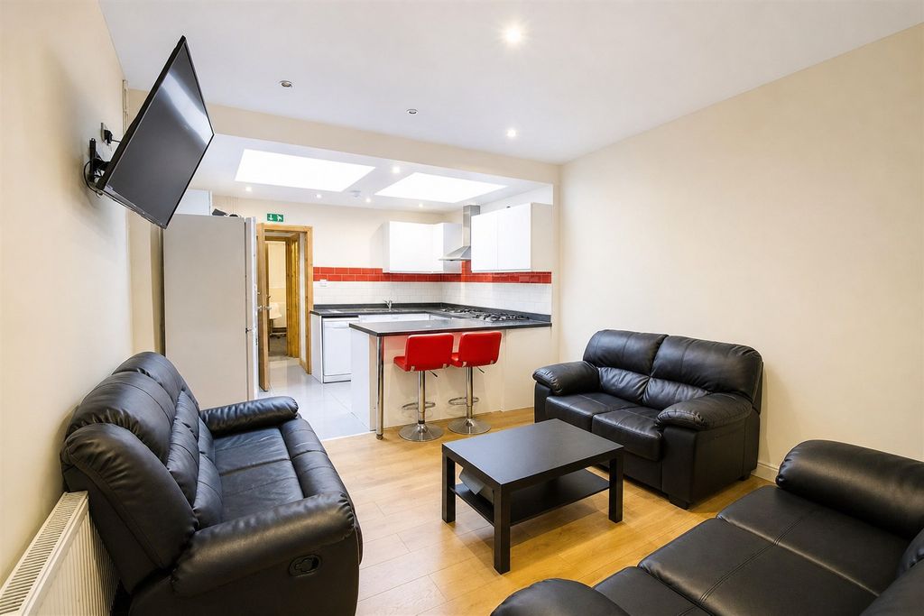 Property photo 1 of 14 Open Plan Kitchen/ L