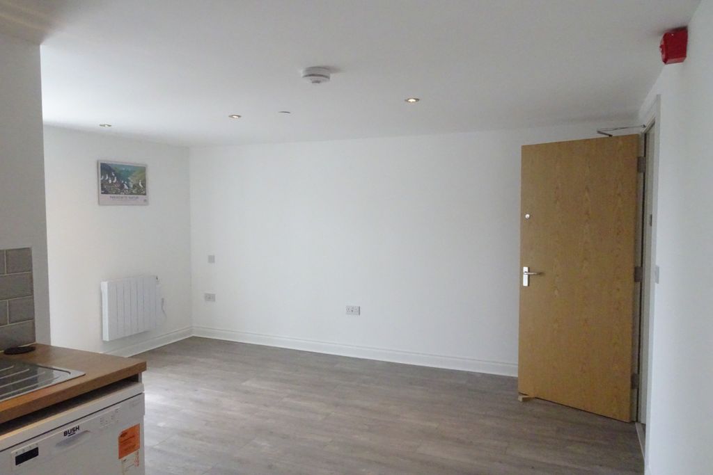 Property photo 3 of 6