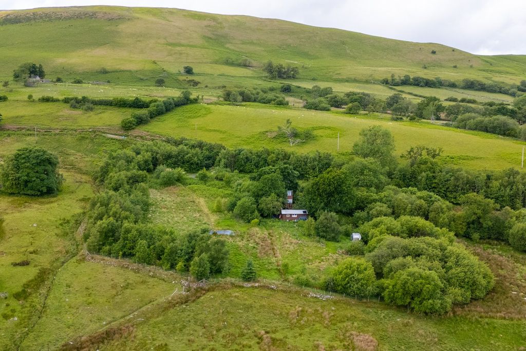 Property photo 1 of 33