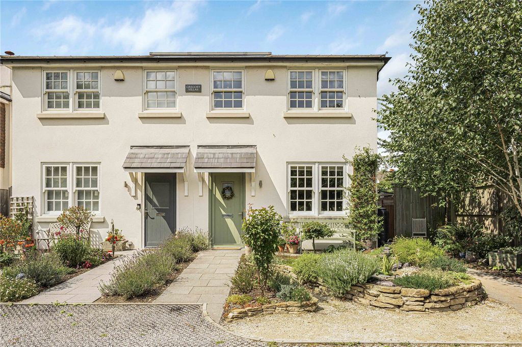 Property photo 1 of 17 Gregory Villas