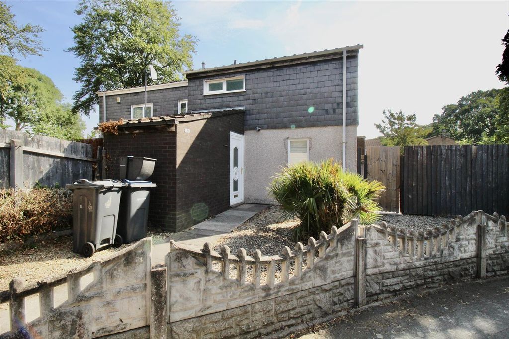 Property photo 1 of 16 Front Garden