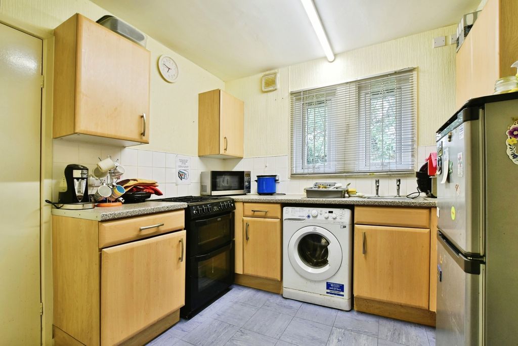 Property photo 3 of 17 Photo