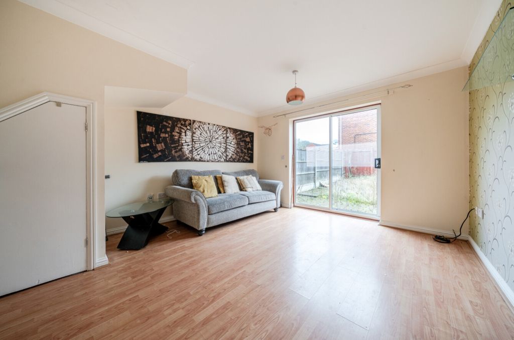 Property photo 2 of 11 1251215 (3)