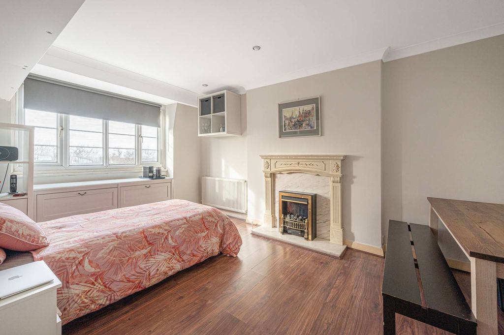 Property photo 1 of 5