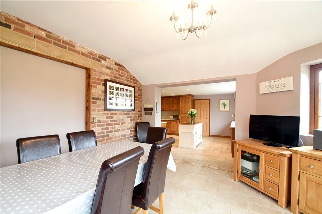 Property photo 3 of 14 Picture No. 19