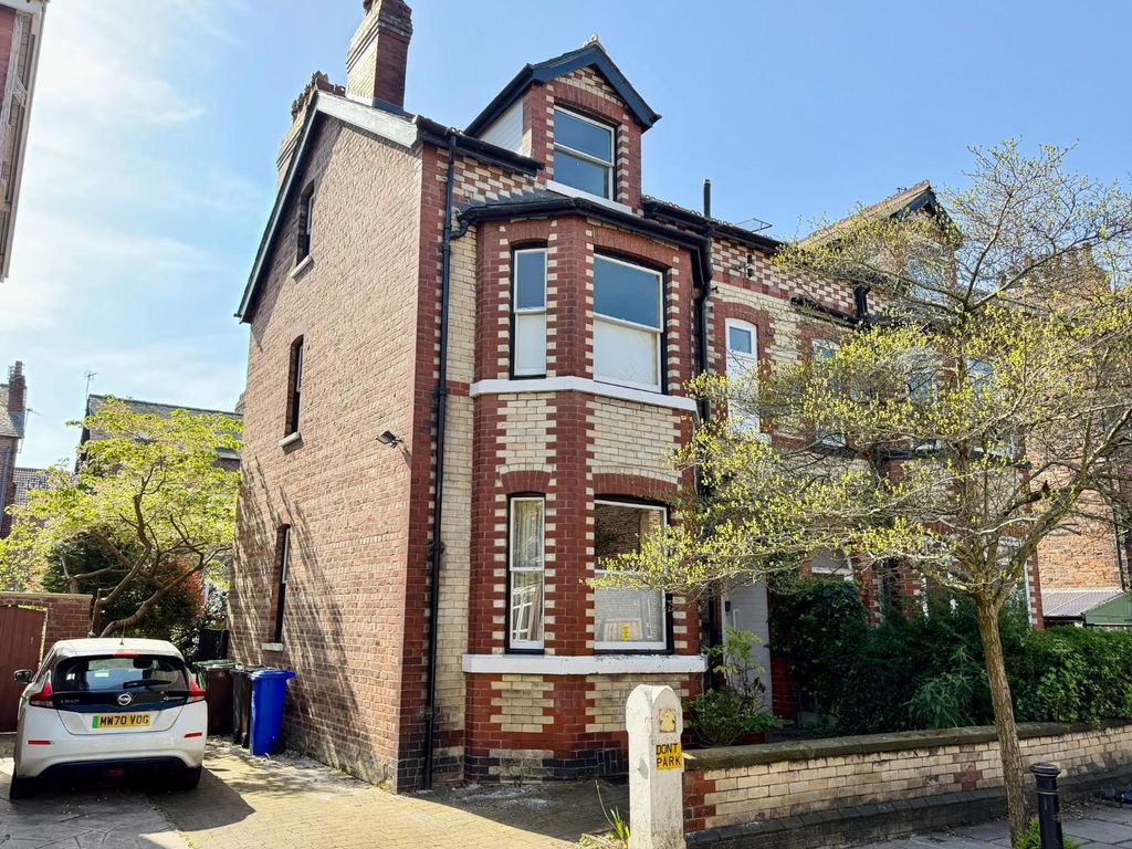 Property photo 1 of 23