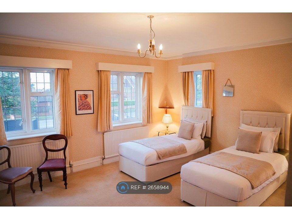 Property photo 2 of 28