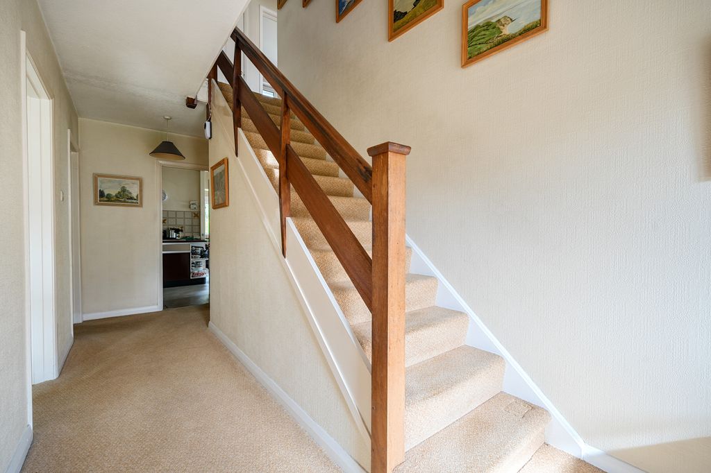 Additional image 4 of 5 bed detached house for saleRectory Road, Farnborough GU14