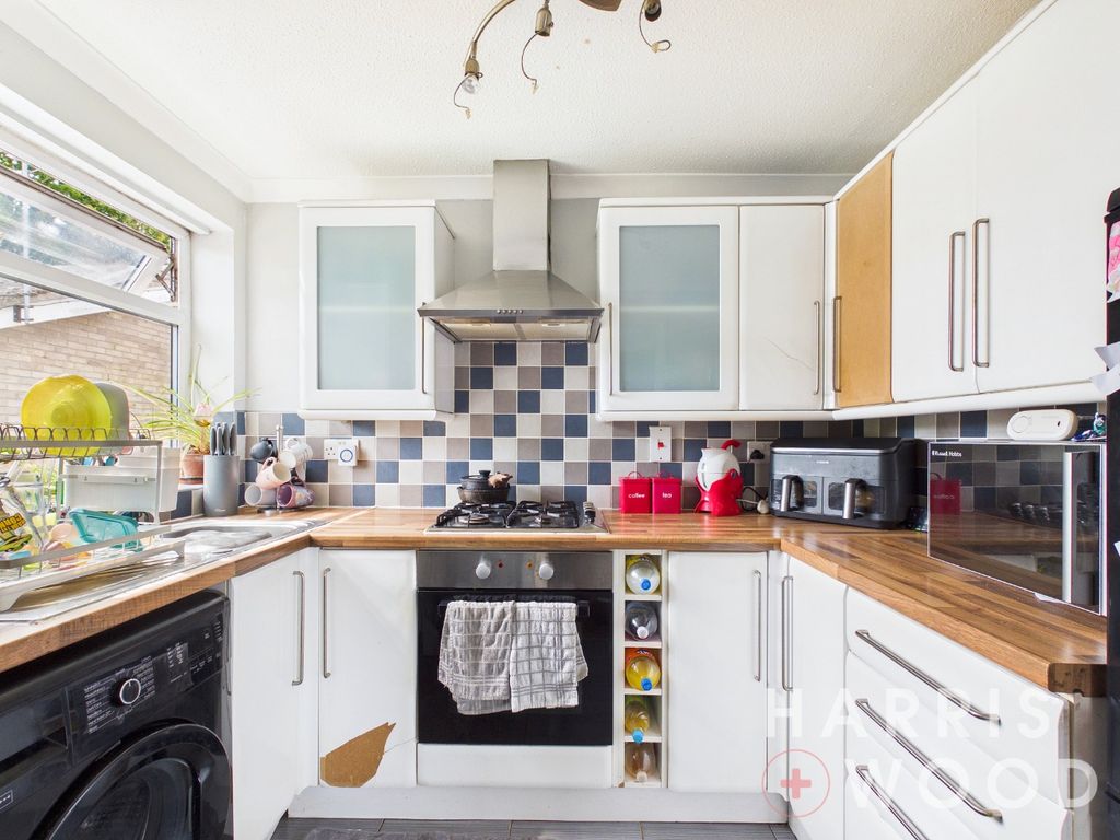 Property photo 2 of 17 5220295