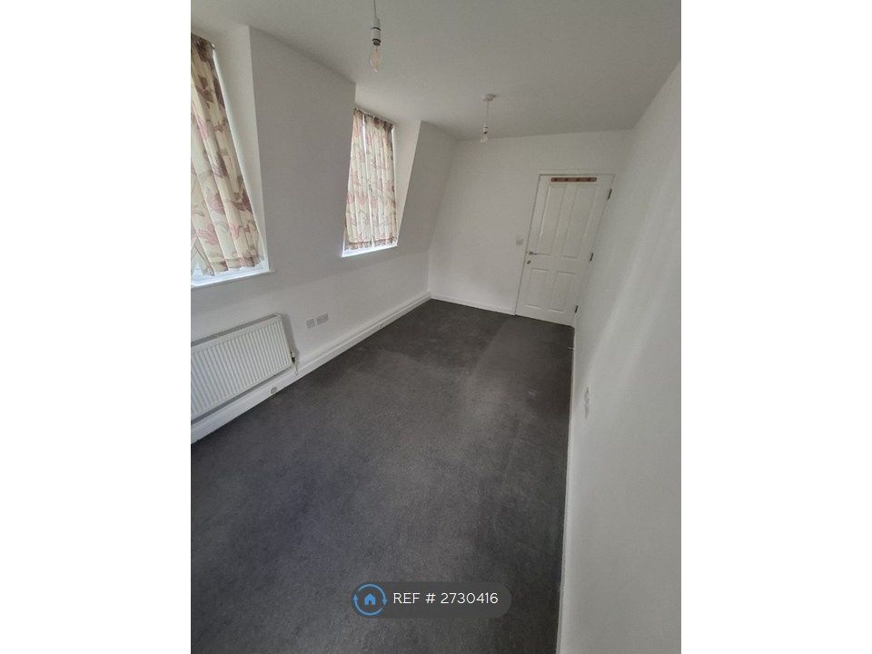 Property photo 2 of 13 Bedroom 1