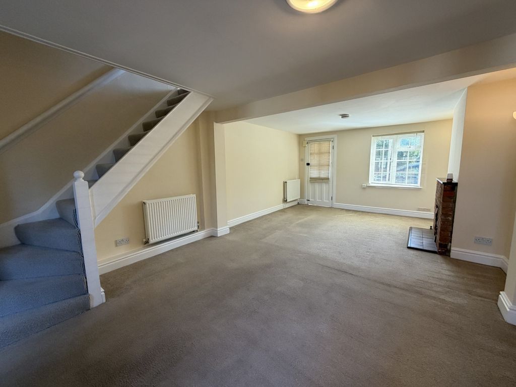 Property photo 3 of 9 Photo 9