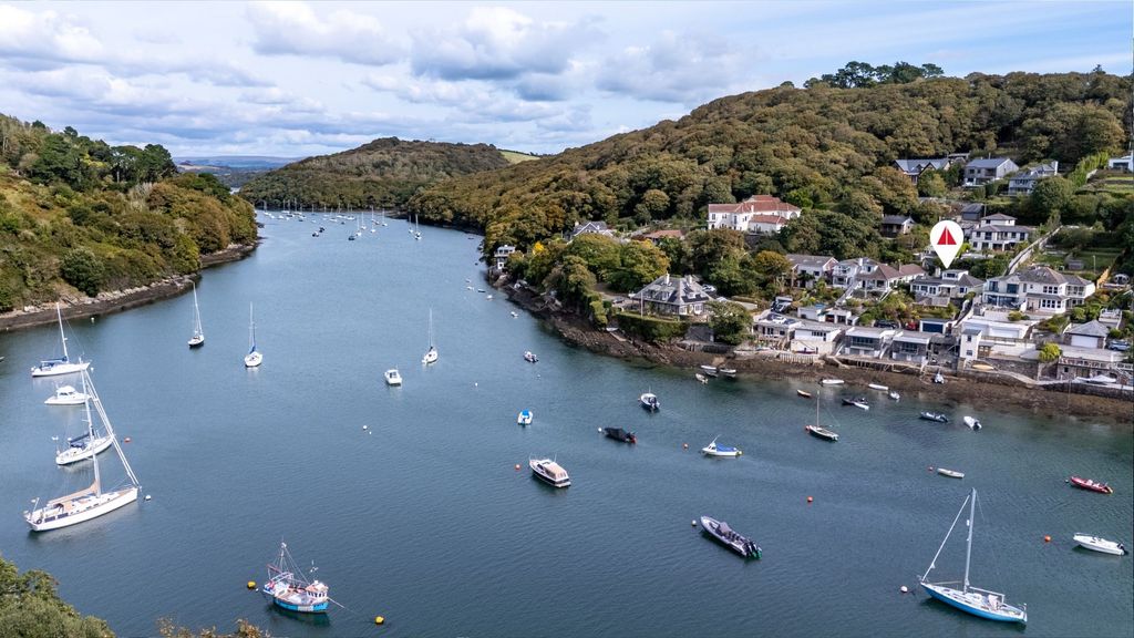 Property photo 1 of 25 Main Pinned