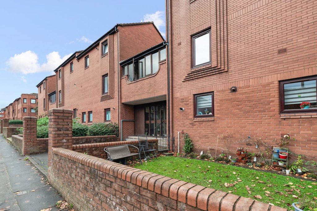 Property photo 2 of 14