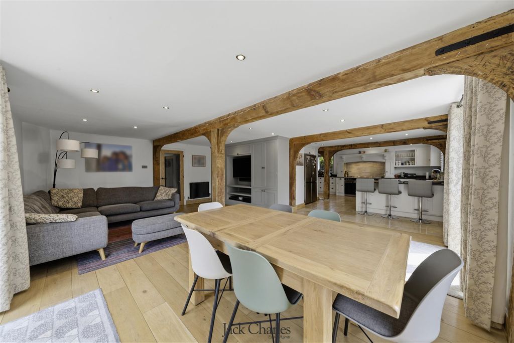 Property photo 2 of 38 The Oast House-45.Png