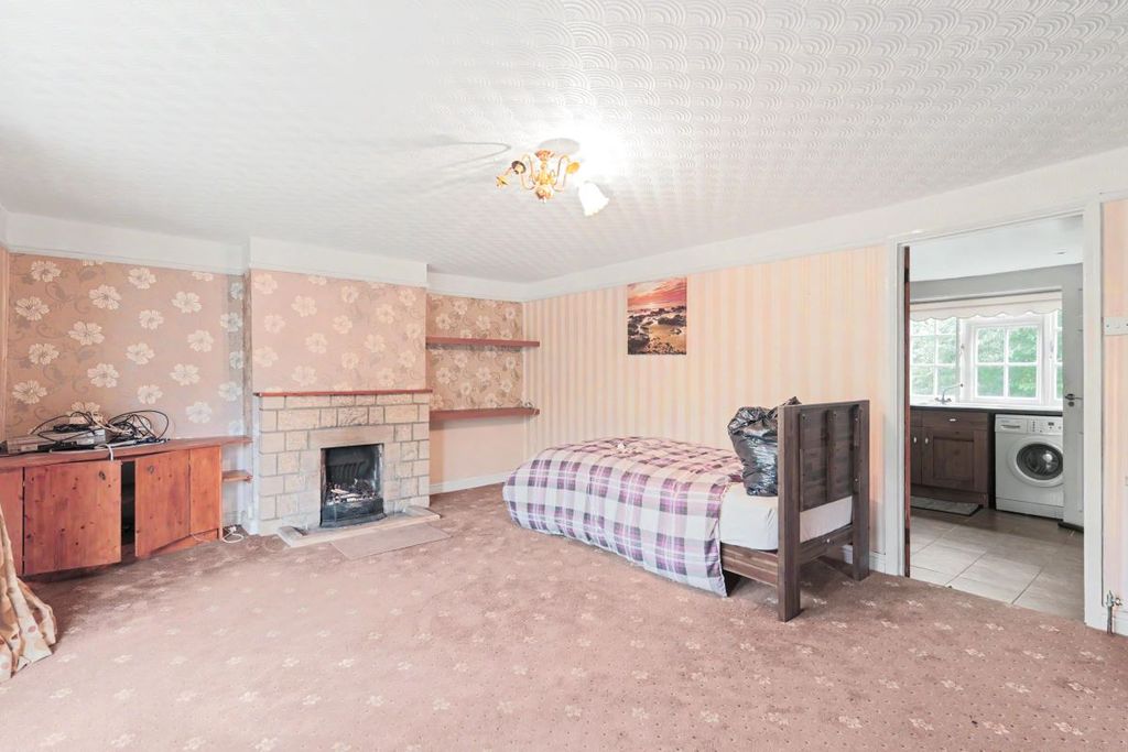 Property photo 3 of 22