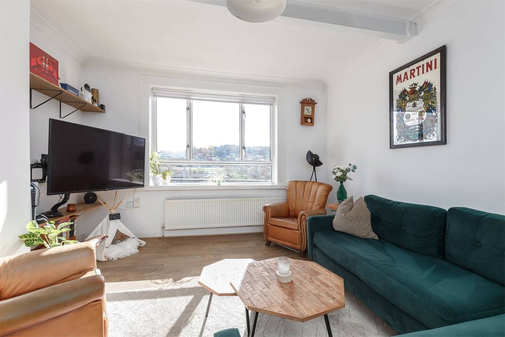 Property photo 2 of 19 Picture No. 03