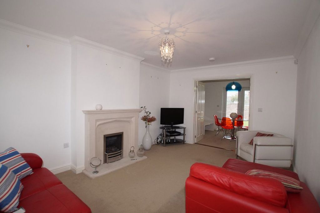 Property photo 3 of 12