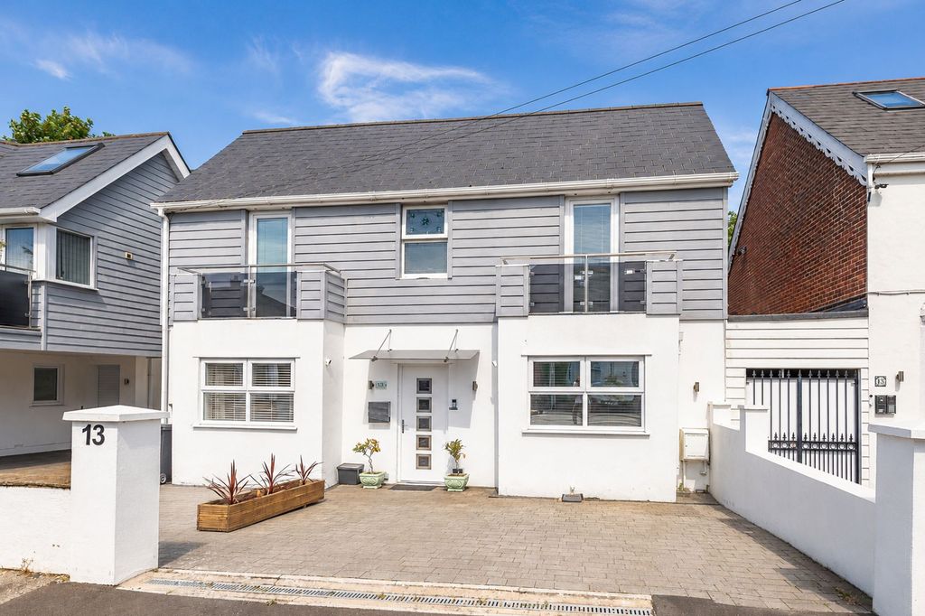 Property photo 1 of 24