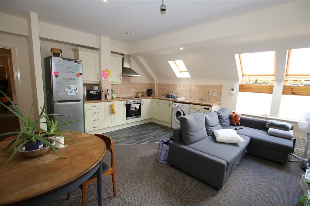 Property photo 2 of 5