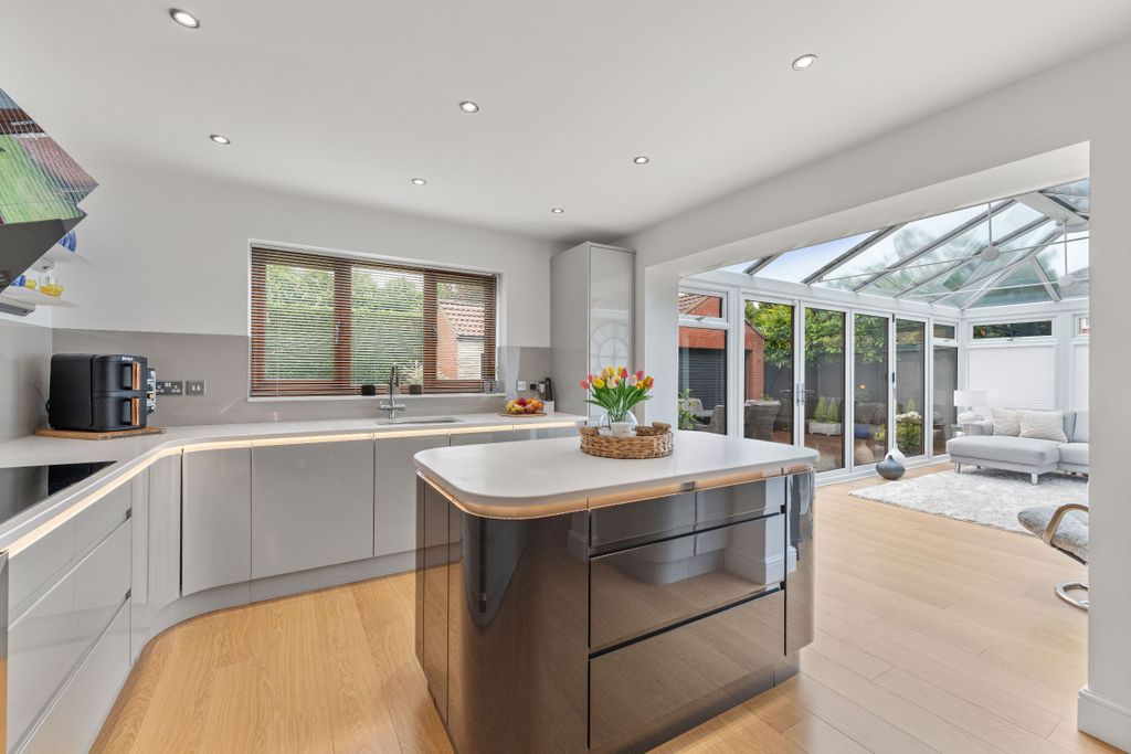 Property photo 3 of 23