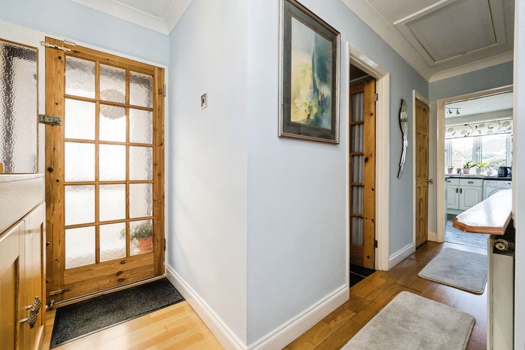 Property photo 2 of 17 Photo