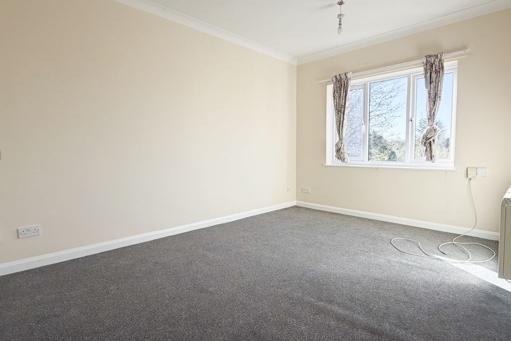 Property photo 3 of 9 3