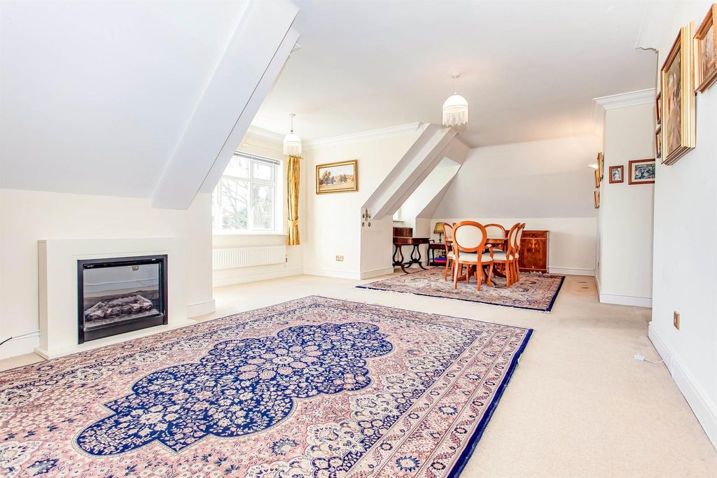 Property photo 2 of 10 Image