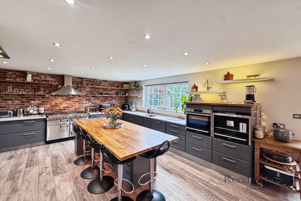 Property photo 2 of 52 Kitchen