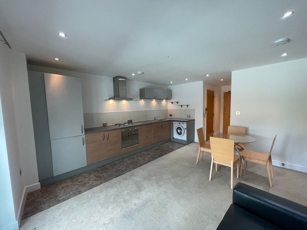 Property photo 3 of 6 Kitchen/Dining