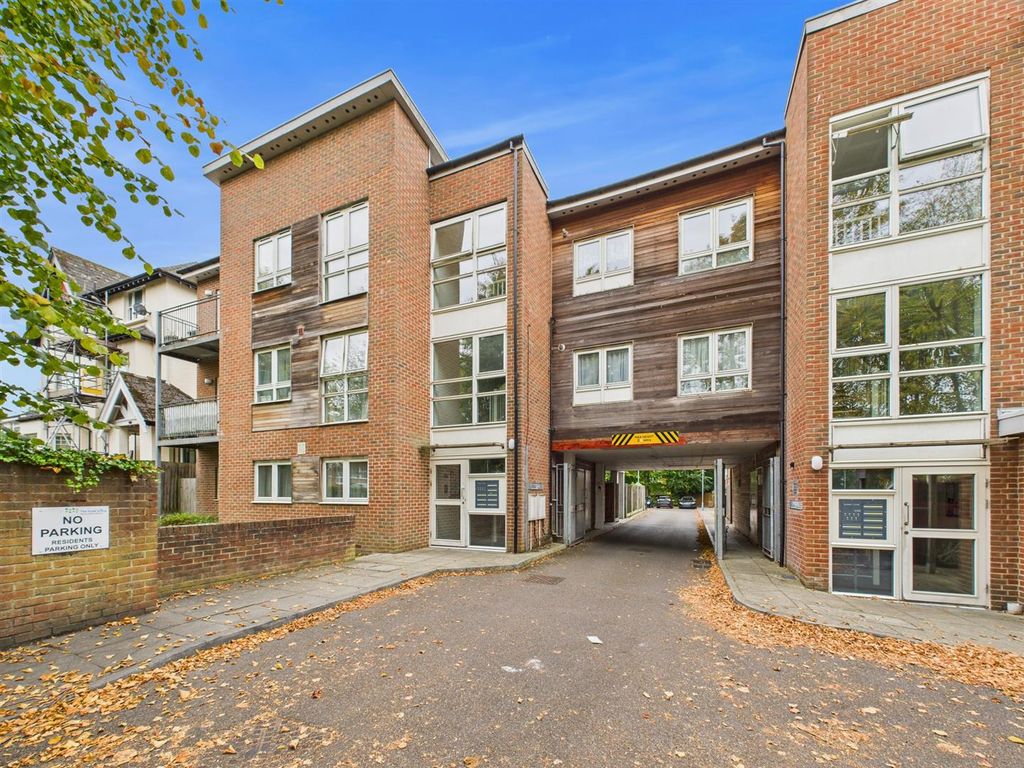 Property photo 1 of 20 Cam02885G0-Pr0490-Still021.Jpg