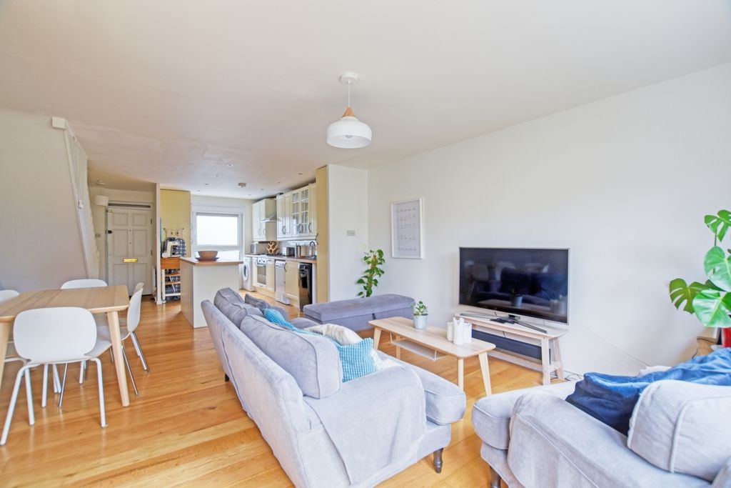 Property photo 2 of 8 Photo 4