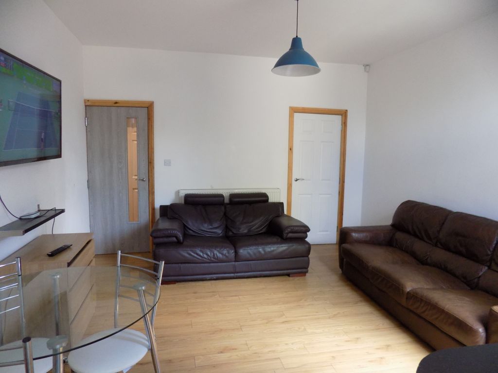 Property photo 3 of 17 Open Plan Kitchen Living Area