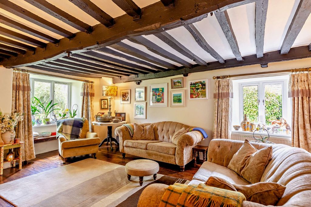 Property photo 3 of 19 Drawing Room
