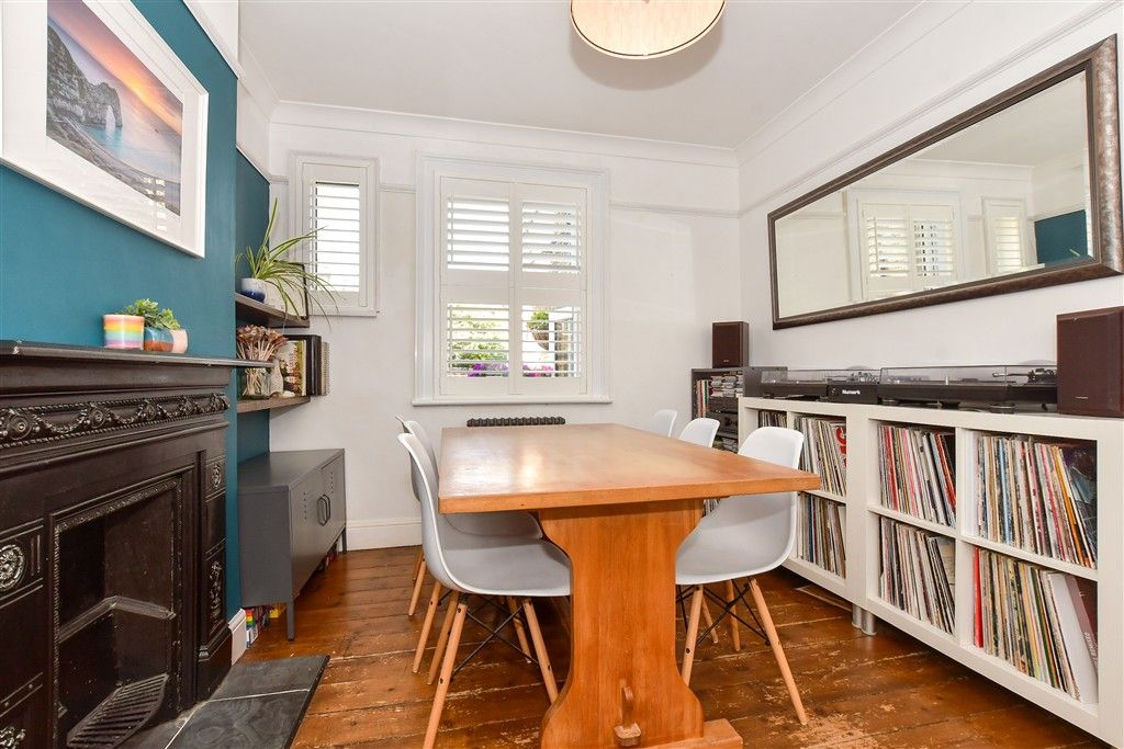 Property photo 3 of 16 Dining Area