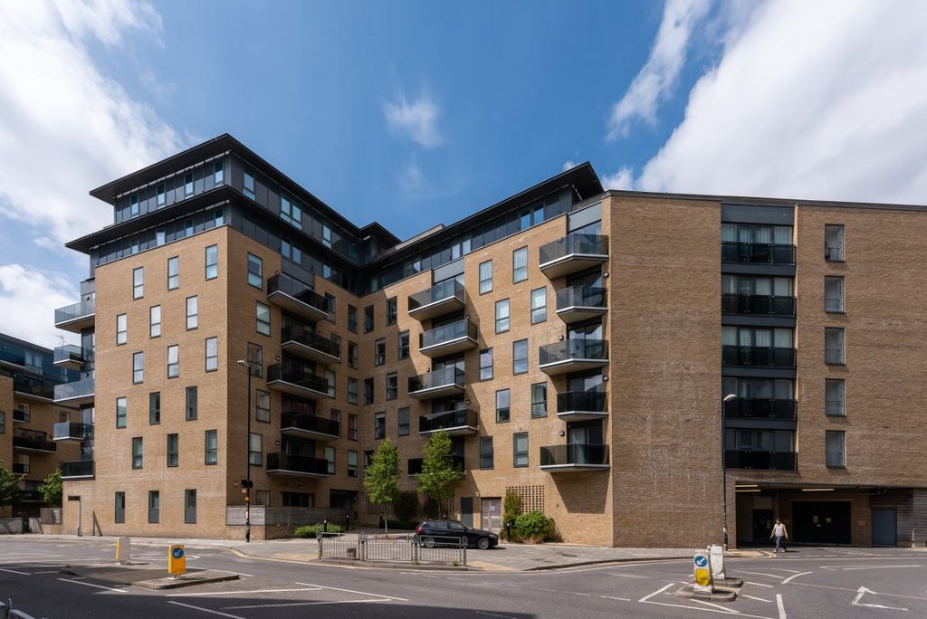 Property photo 1 of 9