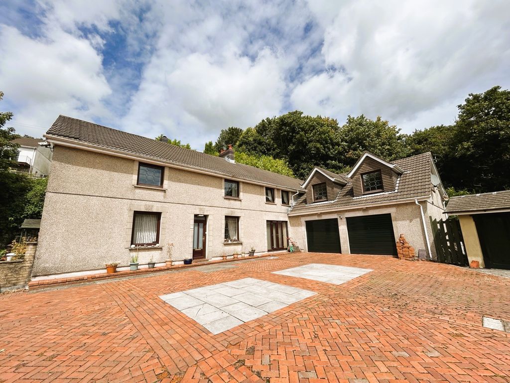 Property photo 1 of 37