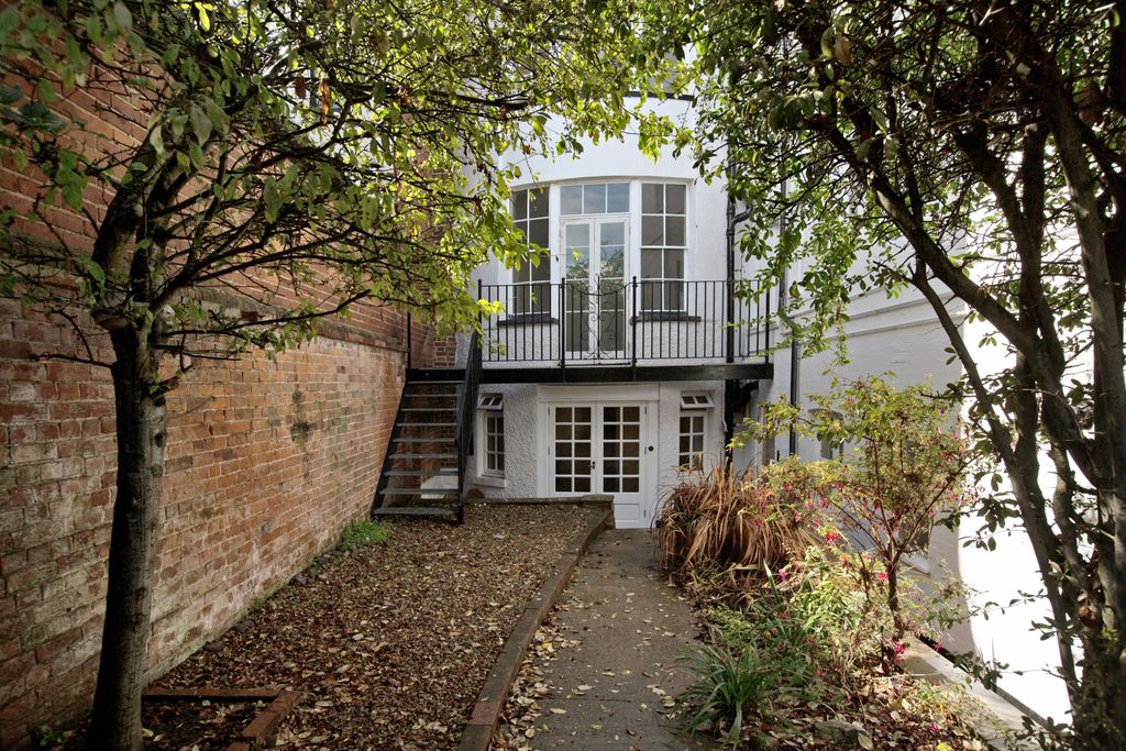 Property photo 1 of 15 Image