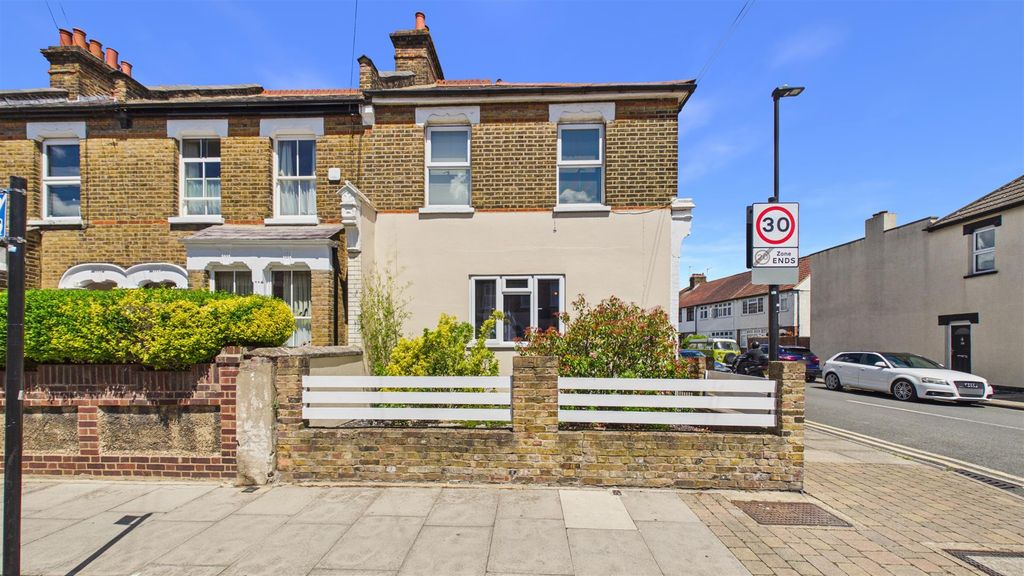 Property photo 1 of 15 Cam04248G0-Pr0152-Still004.Jpg
