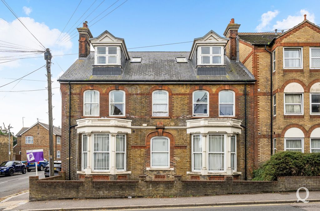 Property photo 1 of 9 Ef73E607-0c0A-4F8...