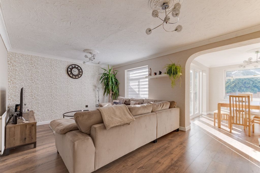 Property photo 2 of 16 Picture No. 09