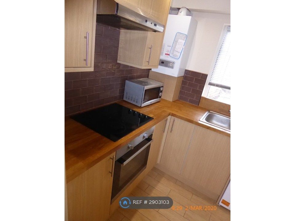 Property photo 1 of 6 Kitchen