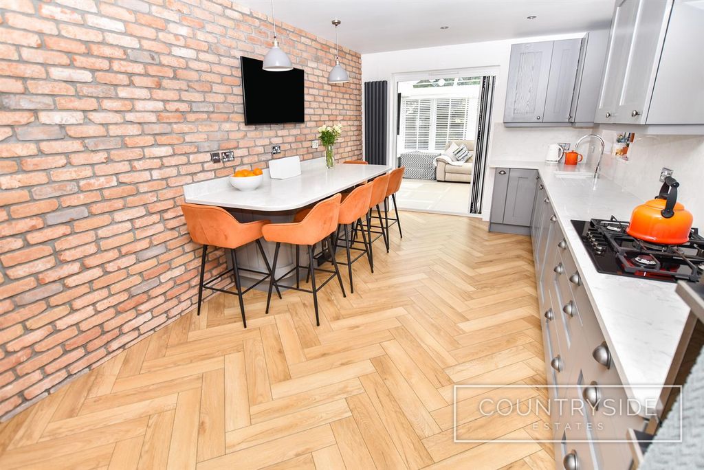 Property photo 3 of 22 Luxury Kitchen/Breakfast Room