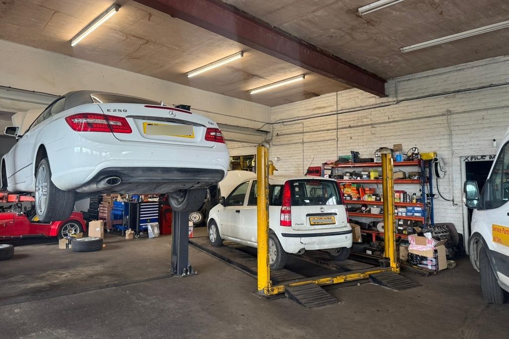 Property photo 3 of 7