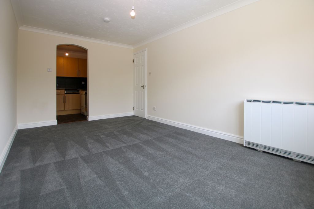 Property photo 2 of 8