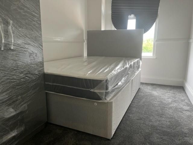 Property photo 2 of 13 Room 6.Jpg