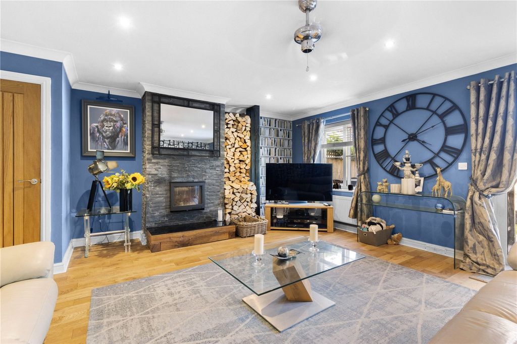 Property photo 3 of 21 Picture No. 32